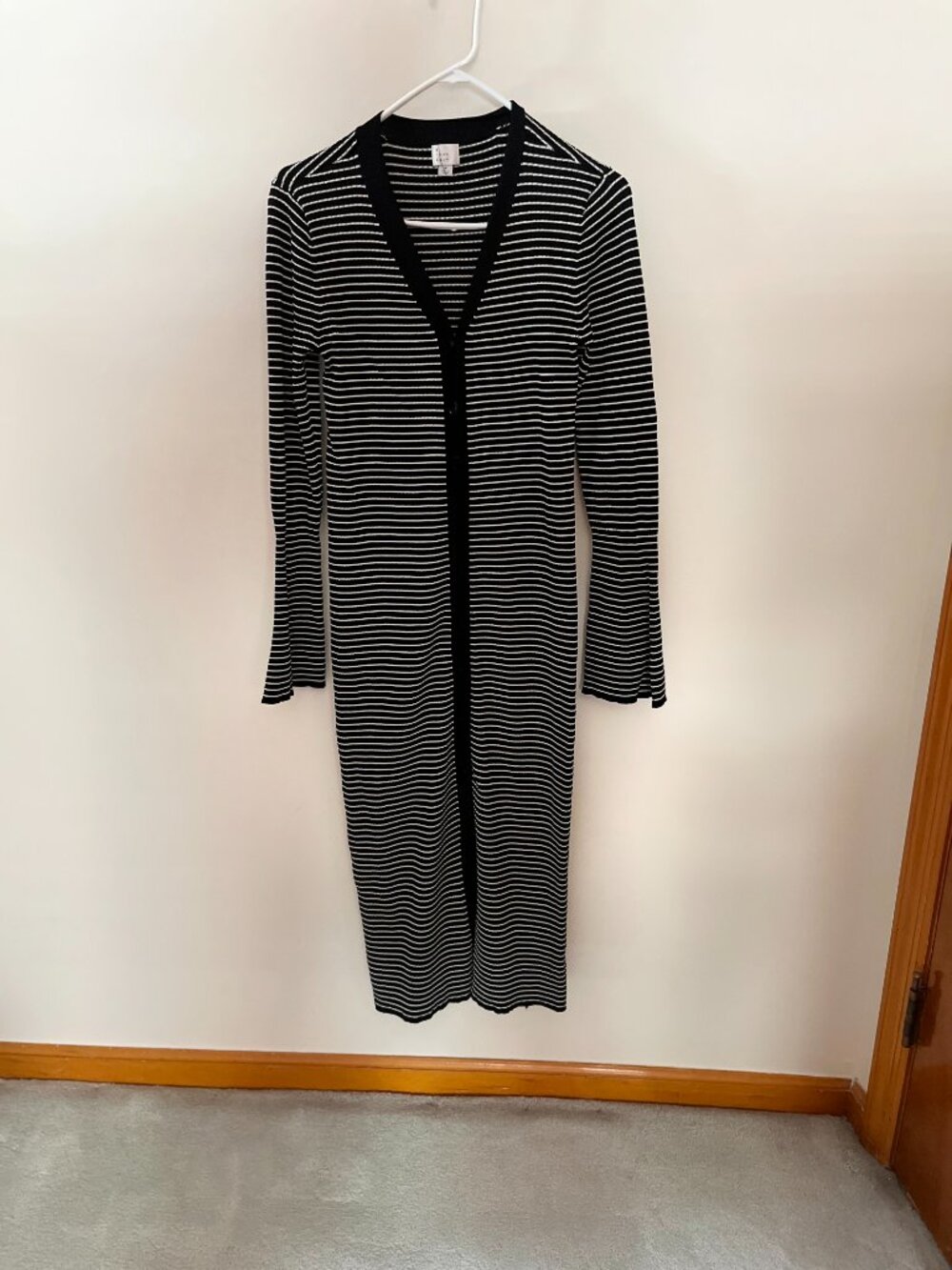 LIKE NEW} a new day, B&W Long Sleeve, Stripped Maxi/Size M